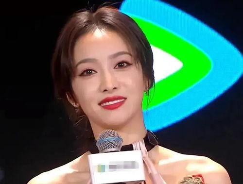 女明星灯光,揭秘女明星背后的梦幻灯光艺术