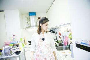 明星妈妈做饺子图片,饺子馅儿香飘四溢