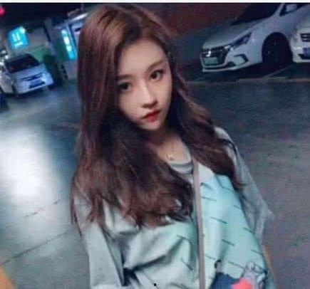 吃瓜02抖音小网红伊允,揭秘网红背后的故事与魅力”